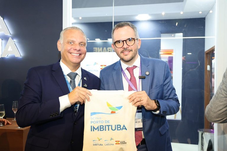 Tomé Franca participa da Intermodal e assina contrato de R$ 72,8 milhões para o Porto de Imbituba (SC)