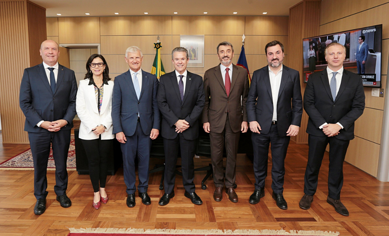 Ministro André de Paula avança diálogo com a Itália sobre o setor cafeeiro