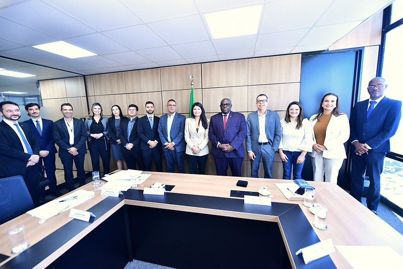 Brasil e Suriname avançam em cooperação para fortalecer setor marítimo e portuário