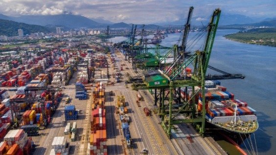 Porto de Santos estabelece novos prazos para transferência e retirada de cargas